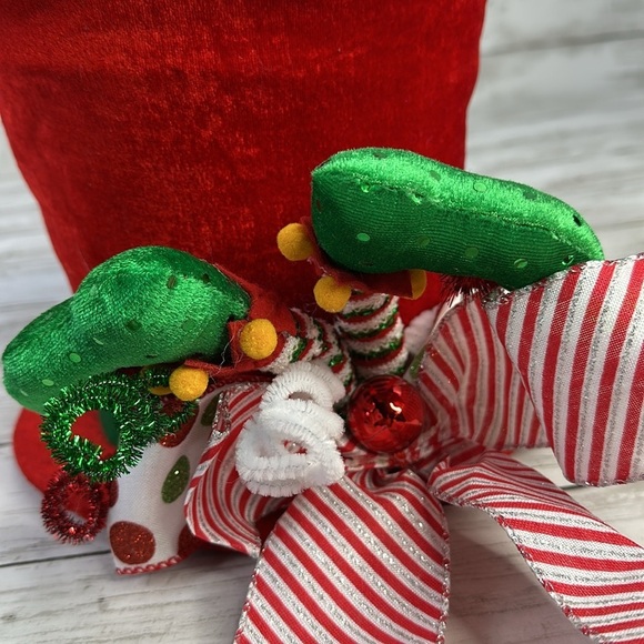 CHRISTMAS TREE TOPPER Red Top Hat elf legs sticking out - Picture 10 of 10